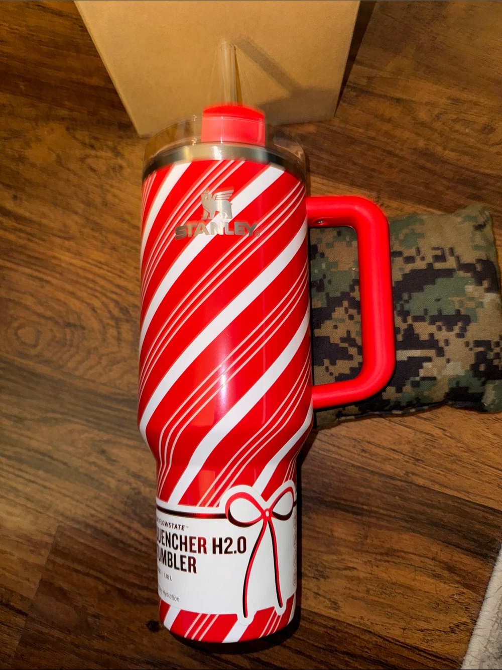 Stanley Red & White Candy-Stripe Christmas Quencher Tumbler with Handle 40 oz